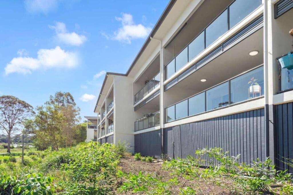 A Quiet Unit Overlooking A Reserve Petrie Exterior foto